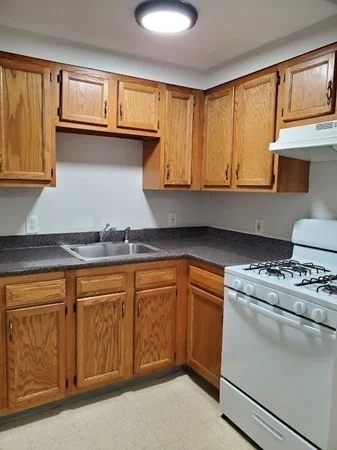 11 John St, Attleboro