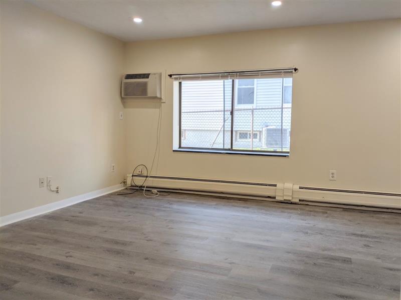 86 Newbury St, Teele Square