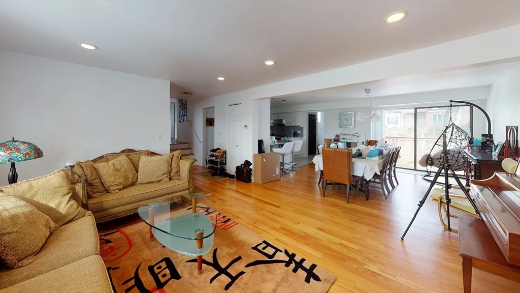 22-24 Broadlawn Park, Chestnut Hill