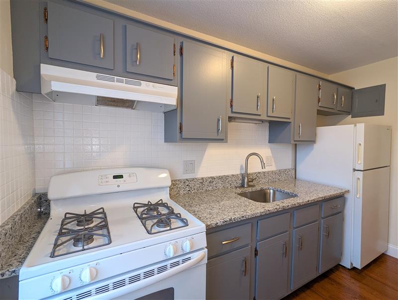 12 Cameron Ave, Teele Square