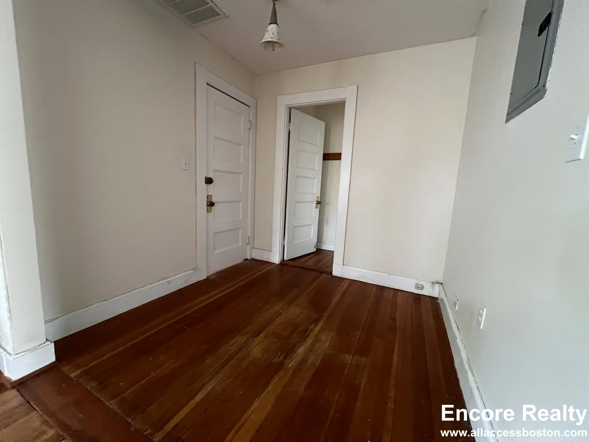 9 Kenwood St, North Brookline
