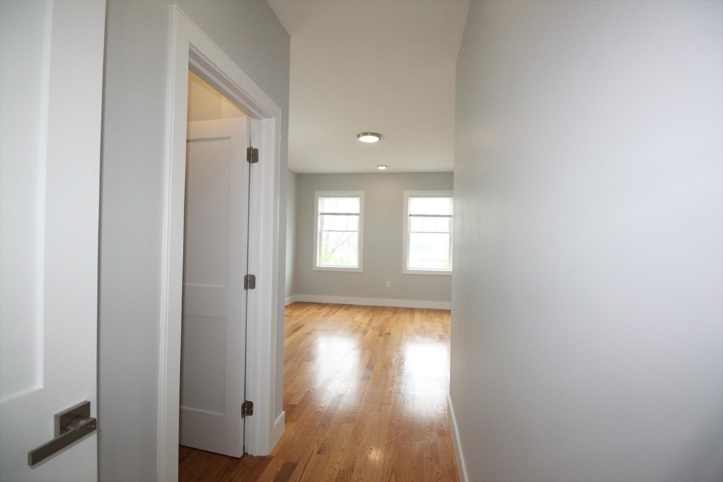 110 Main St, Everett