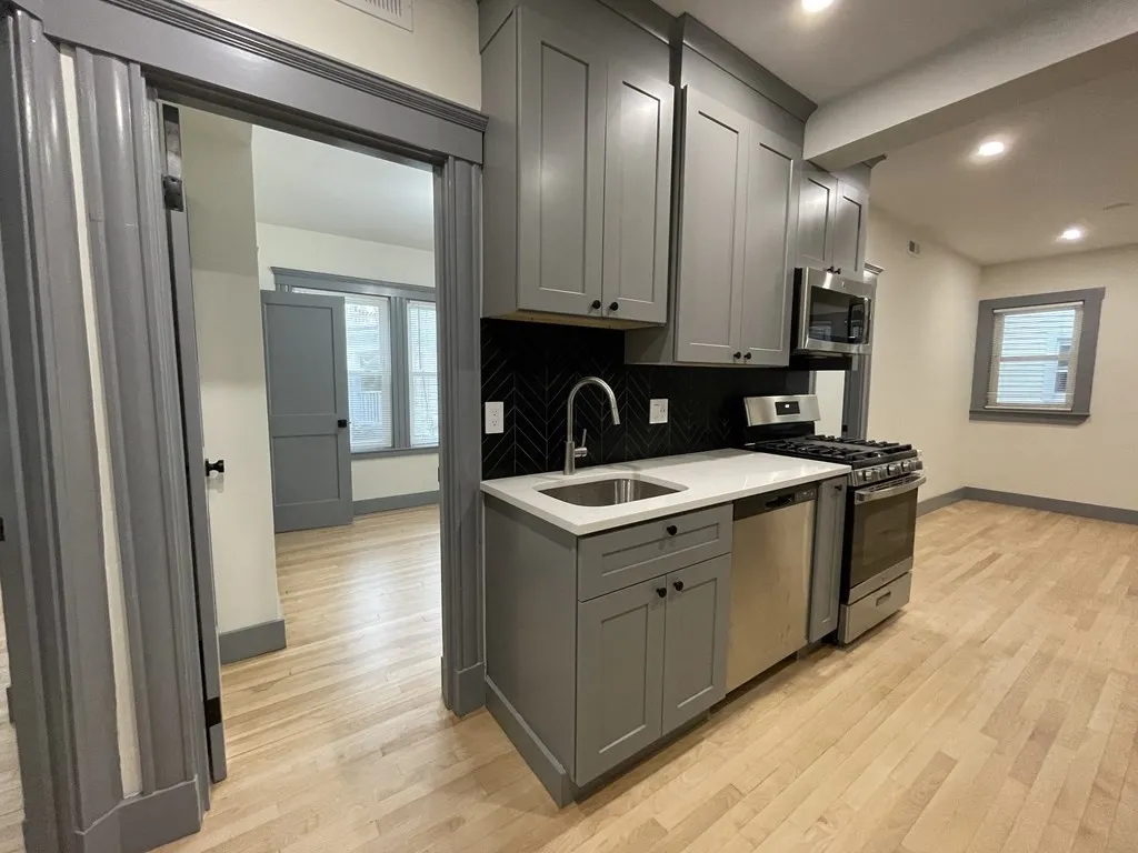 41 Long Ave, Brighton