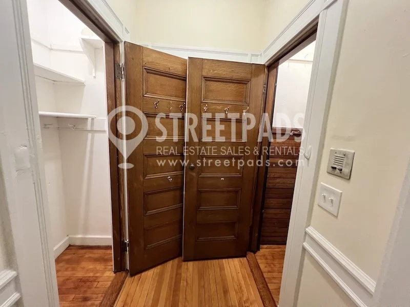 2 Ware St, Mid-Cambridge