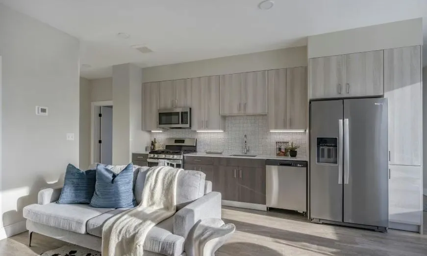 340 Bremen St, East Boston