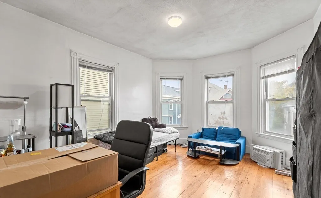 78 Hillside St, Boston