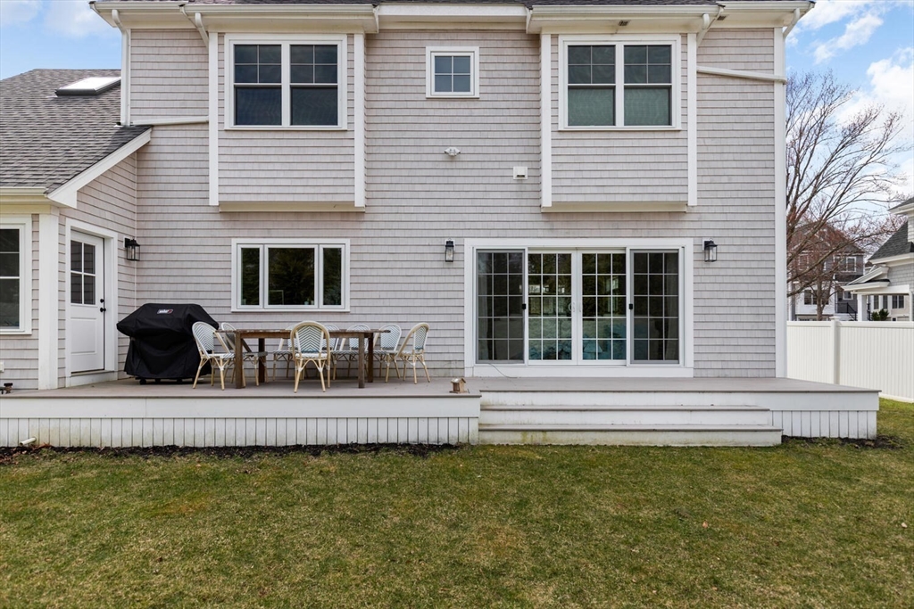 40 Foley Beach Rd, Hingham