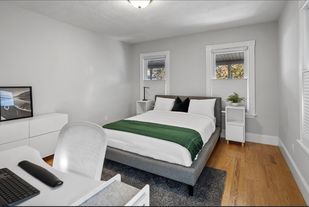 14 Everett St, Medford