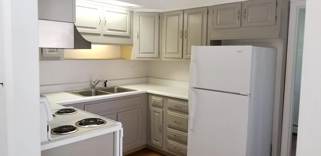 302 Pleasant St, North Andover