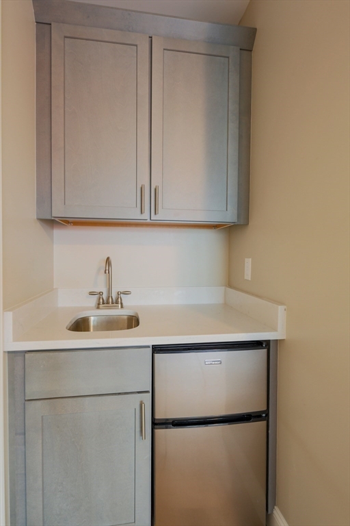 63 Bacon St, Waltham