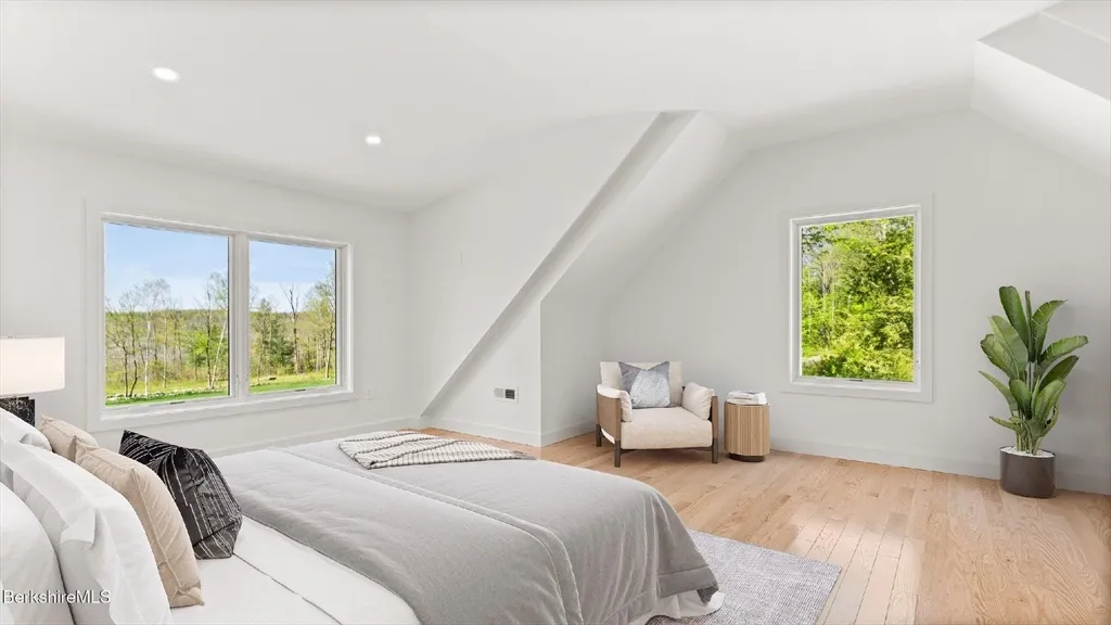 29 Chestnut Rd, Richmond