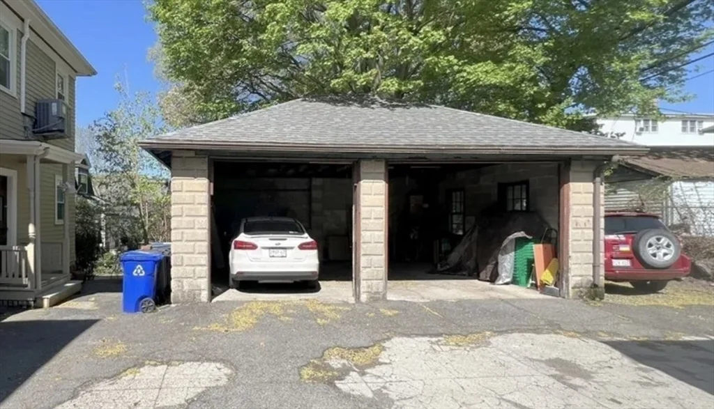 15 Castleton St, Jamaica Plain