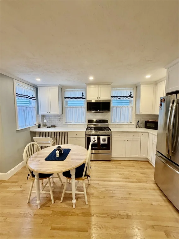 176 M, South Boston