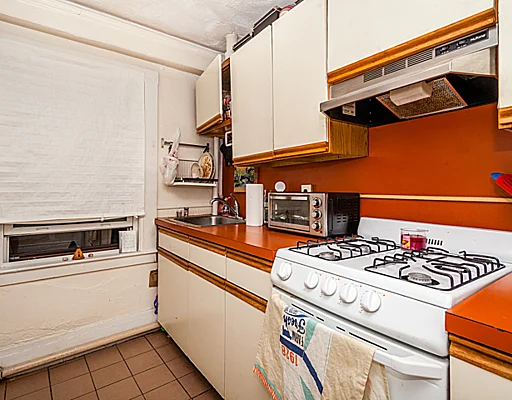 94 West Cedar St, Beacon Hill