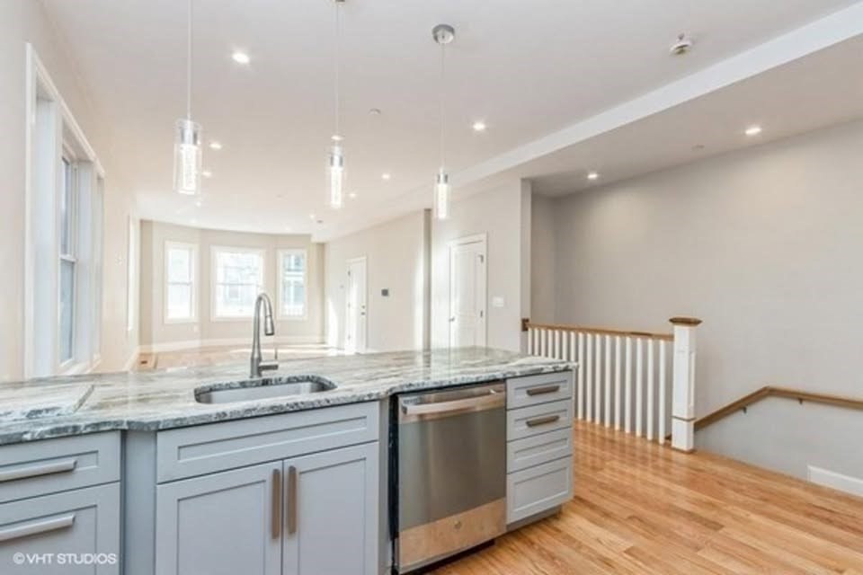 111 Hutchings St, Roxbury