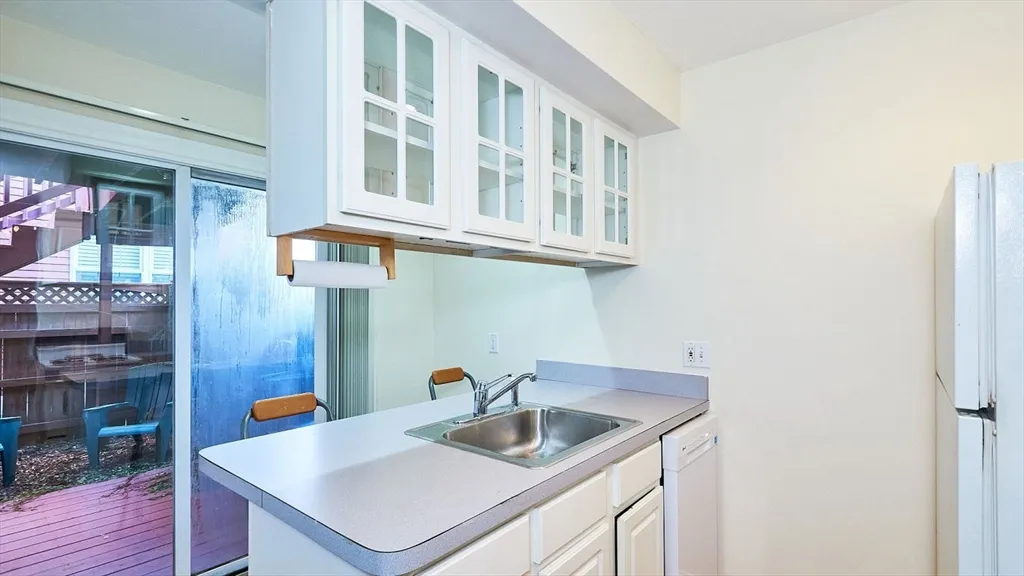 2 Bay State Pl, South Boston