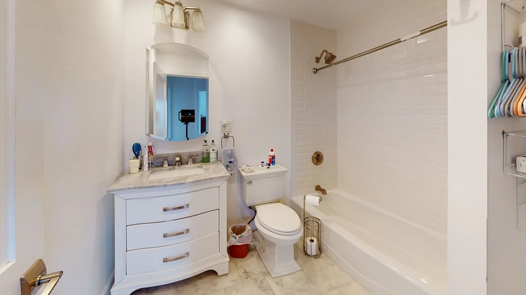 22-24 Broadlawn Park, Chestnut Hill