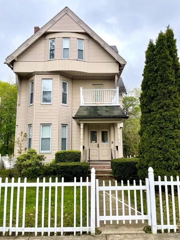 11 Bowdoin Ave, Dorchester