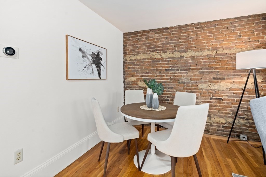 5 Melrose St, Back Bay