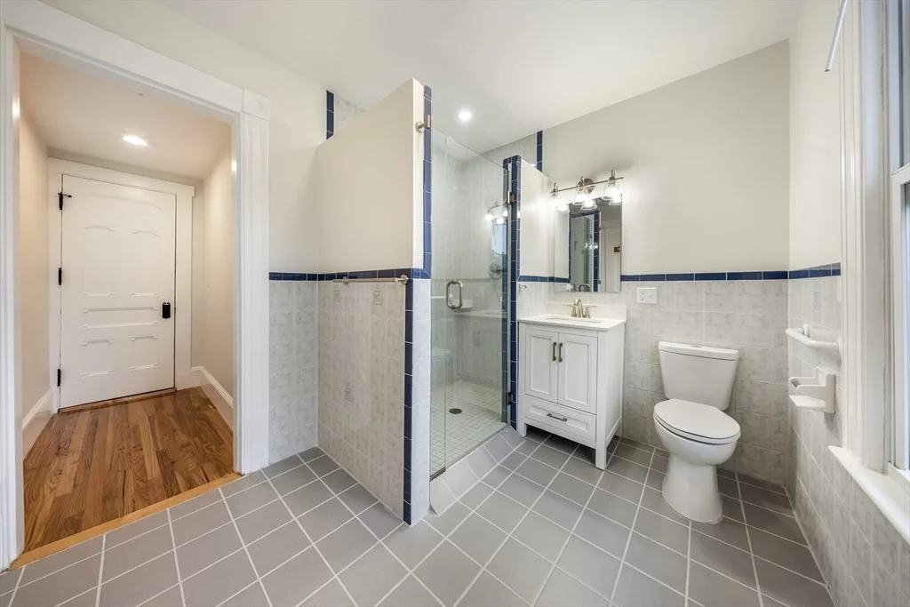 180 Jackson St, Lawrence