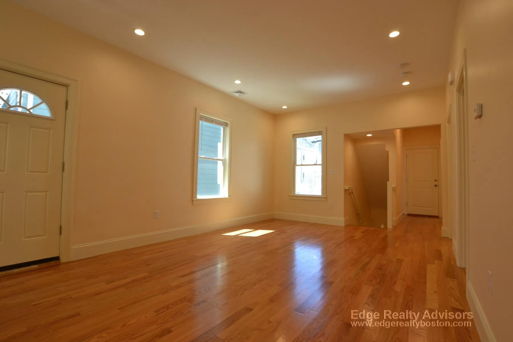 33 Pratt St, Allston