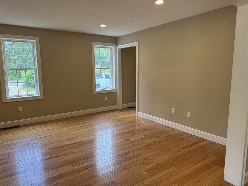 59 Wenham Rd, Carver