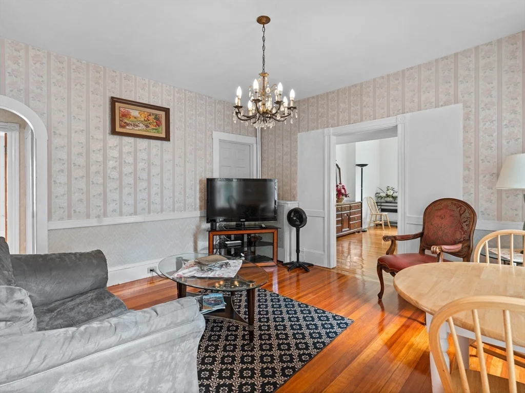 124 Sheridan Ave, Medford Hillside