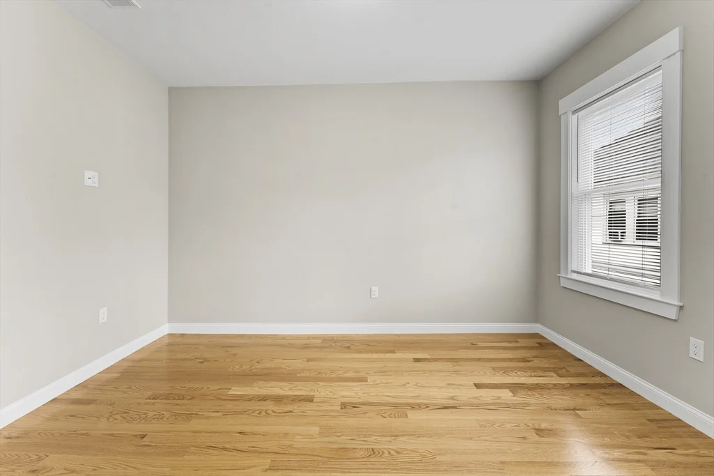 42 Almont St, Medford