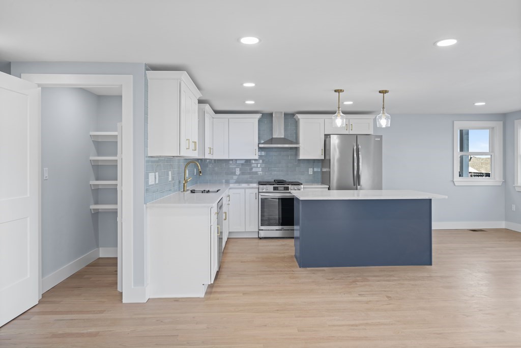 228 Bellingham Ave, Revere