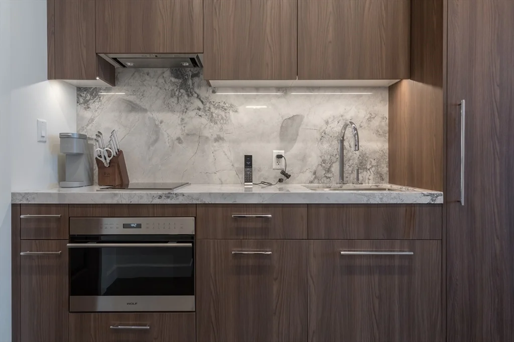 40 Trinity Pl, Back Bay