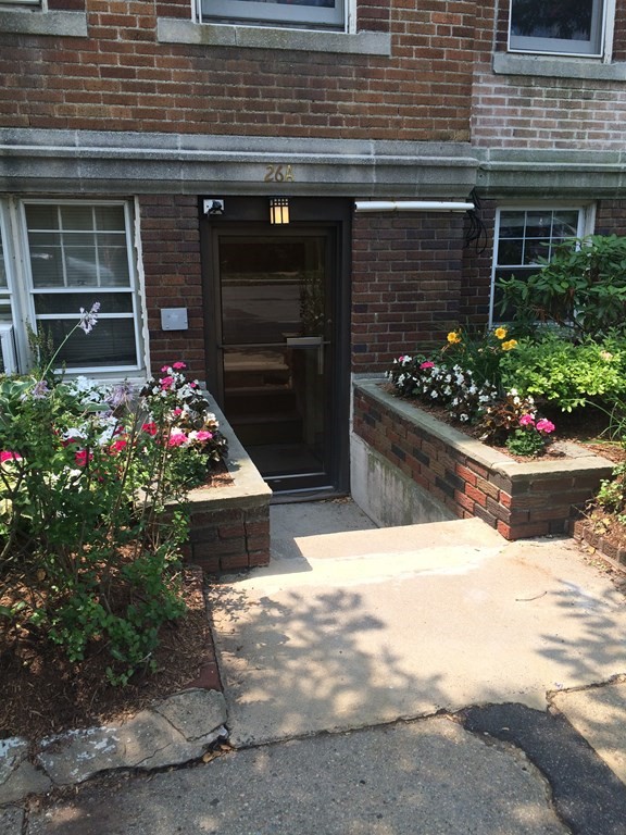 26 John, Coolidge Corner