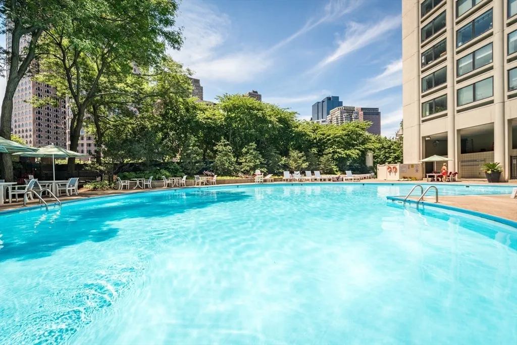 85 E India Row, Waterfront