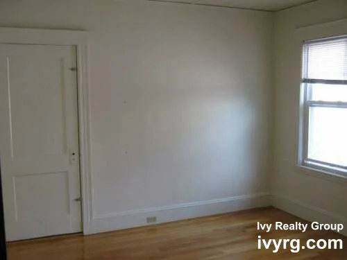 28 Commonwealth Rd, Watertown