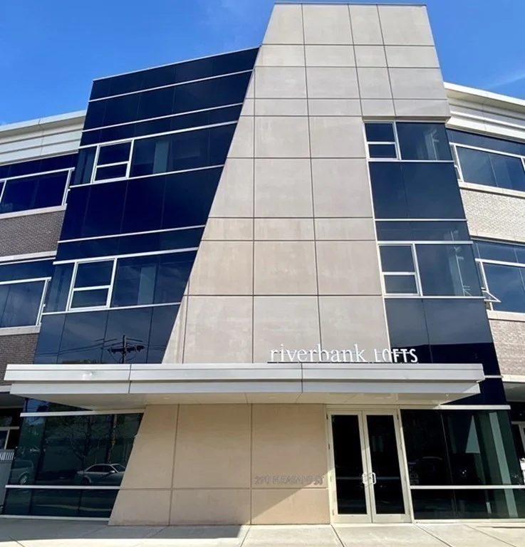 290 Pleasant St, Watertown