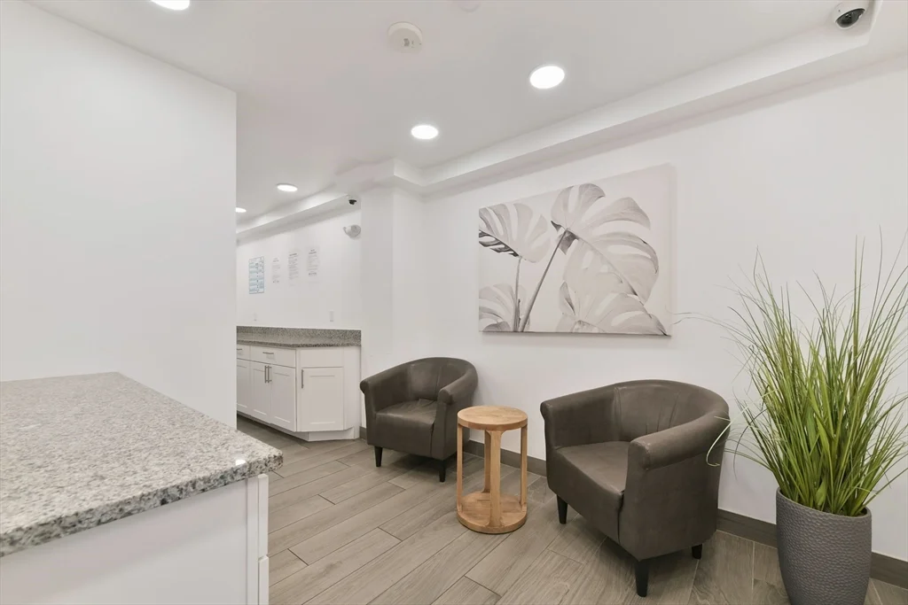 64 Market, Lynn