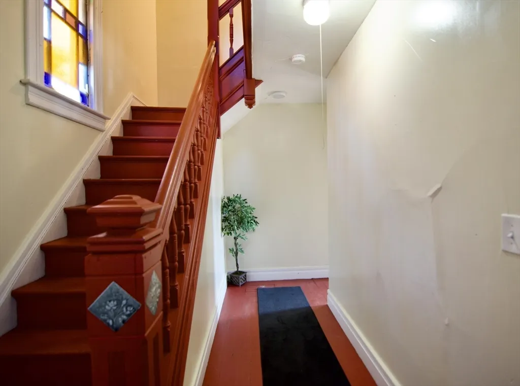 425 Taylor St, Springfield