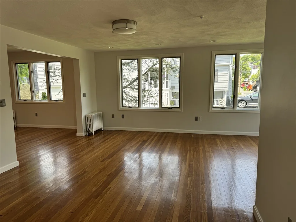 23-25 Bates Rd, Swampscott