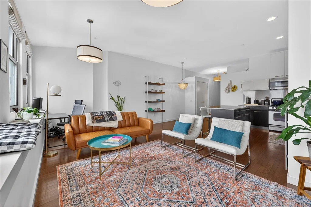 88 Kingston St, Midtown