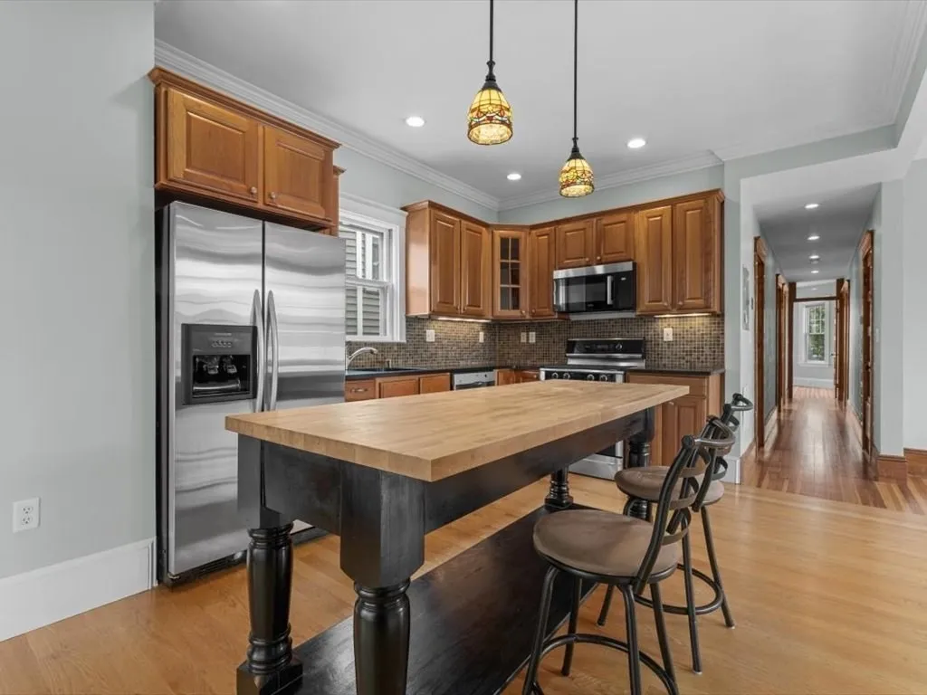 10 Ticknor St, South Boston