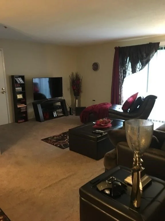 2 Village Hill Ln, West Natick