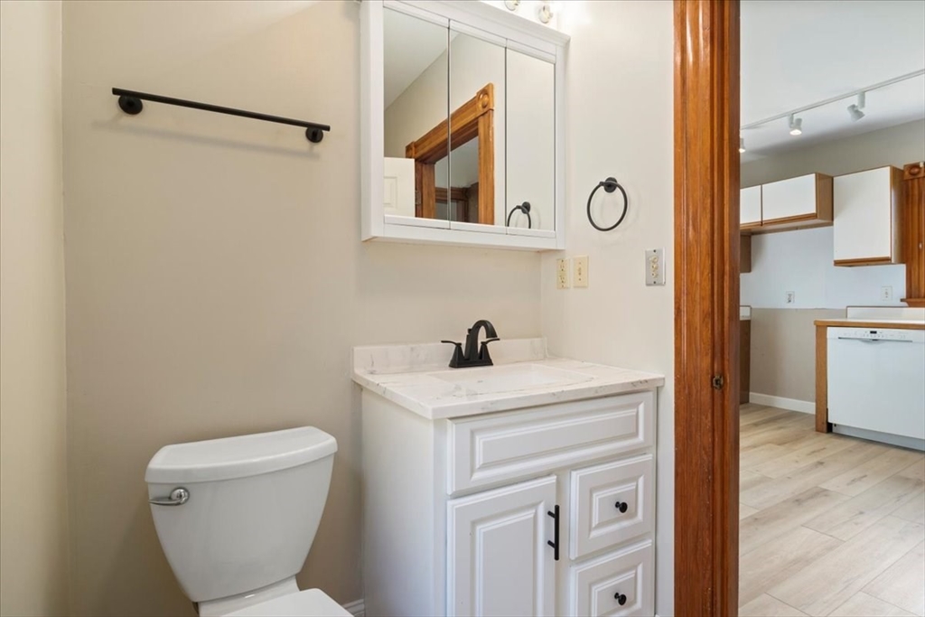 40 Whitehall St, East Dedham