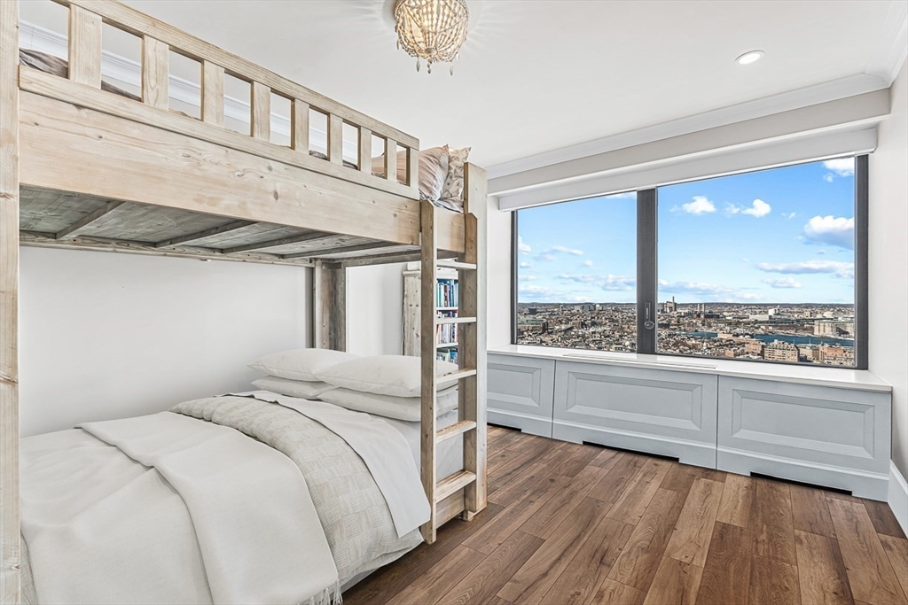 85 E India Row, Waterfront