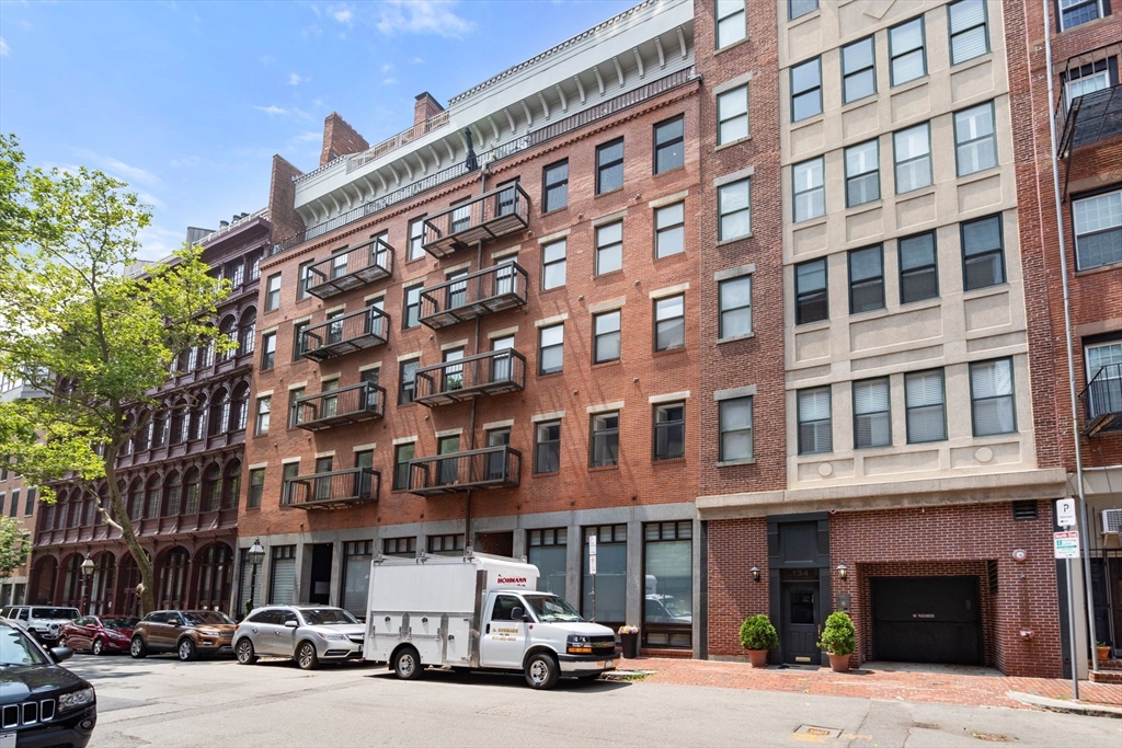 130 Fulton St, Waterfront