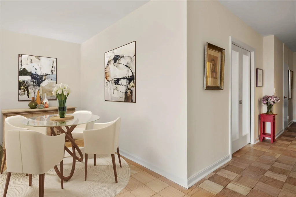 85 E India Row, Waterfront