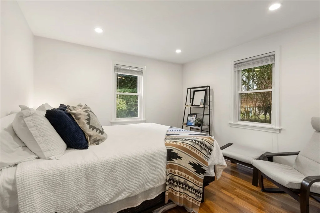 177 Faneuil St, Oak Square