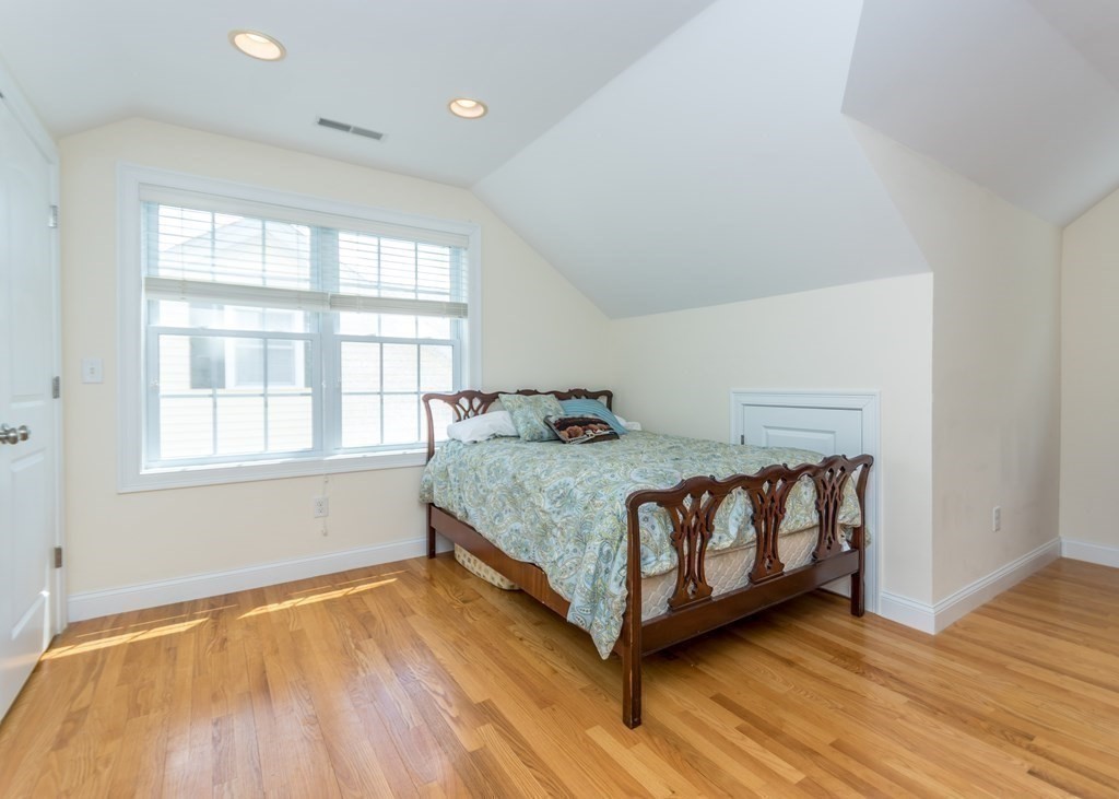 67 Trimount Ave, Waltham