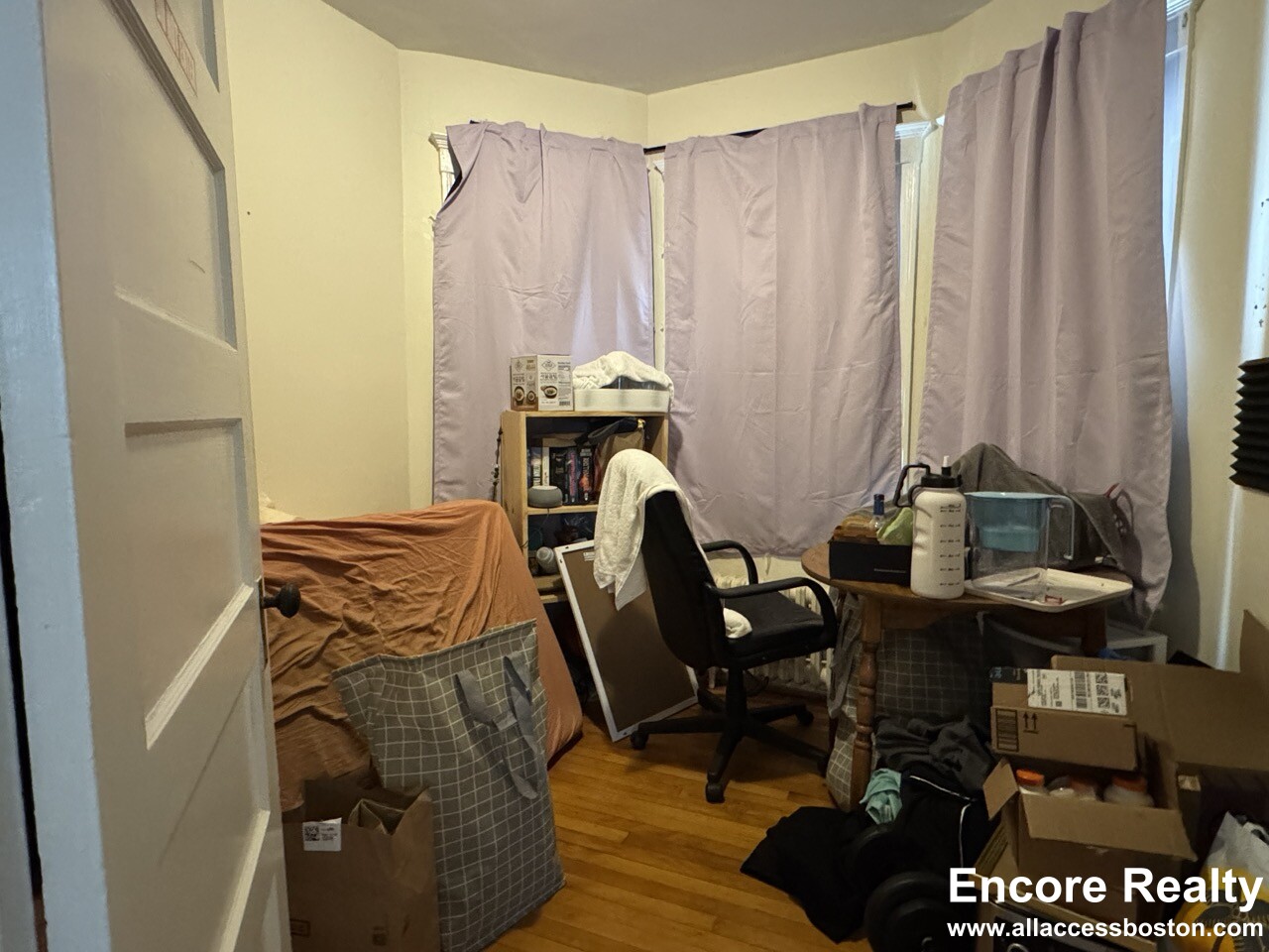 331 Faneuil St, Oak Square