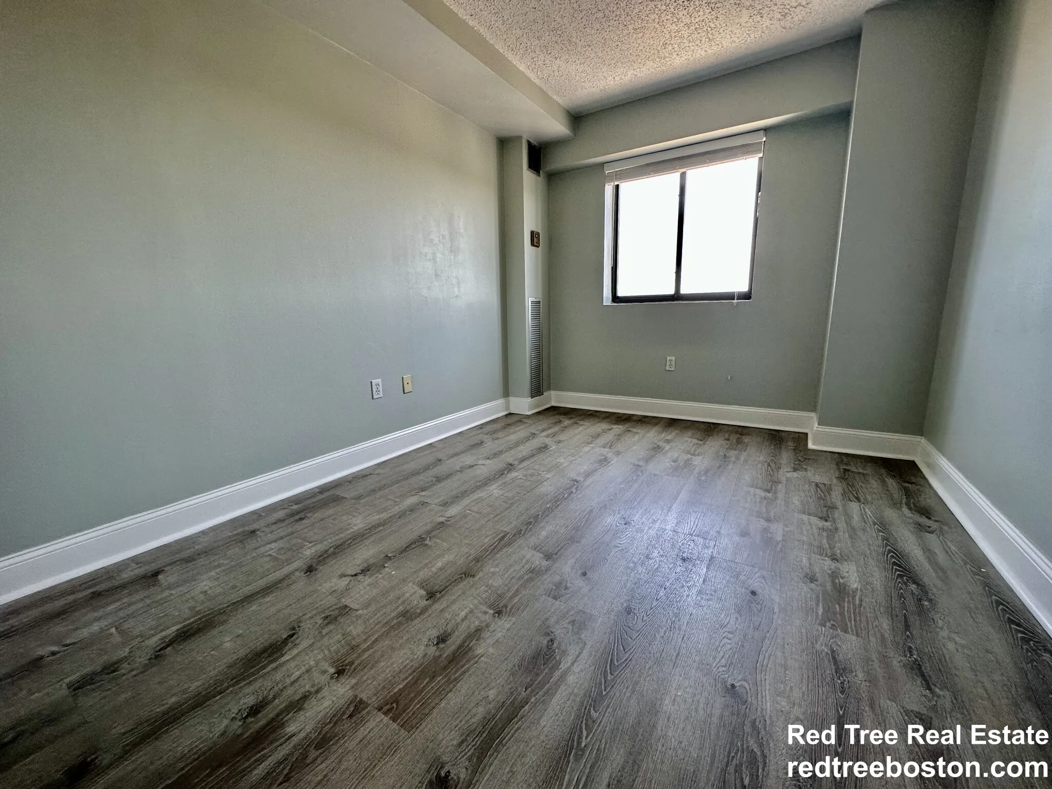 15 North Beacon St, Allston