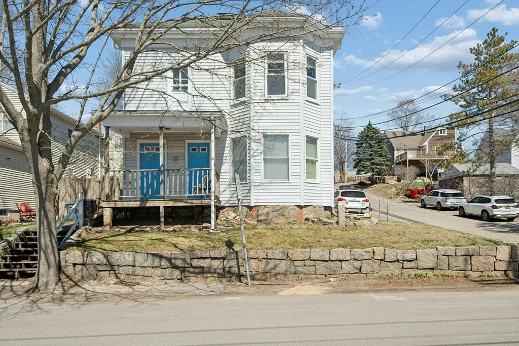 78 Grove St, Gloucester