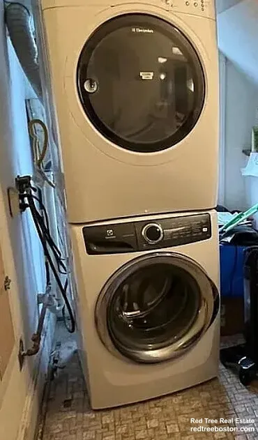 64 Fisher Ave, Mission Hill